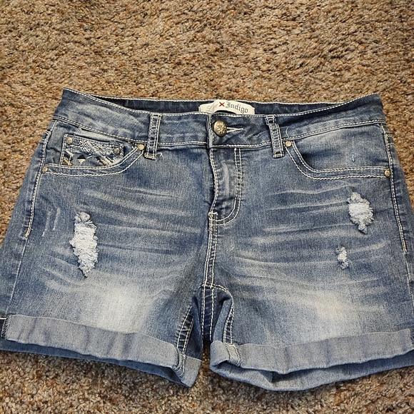 Stylish Blue Denim Jeans - Picture 2 of 4